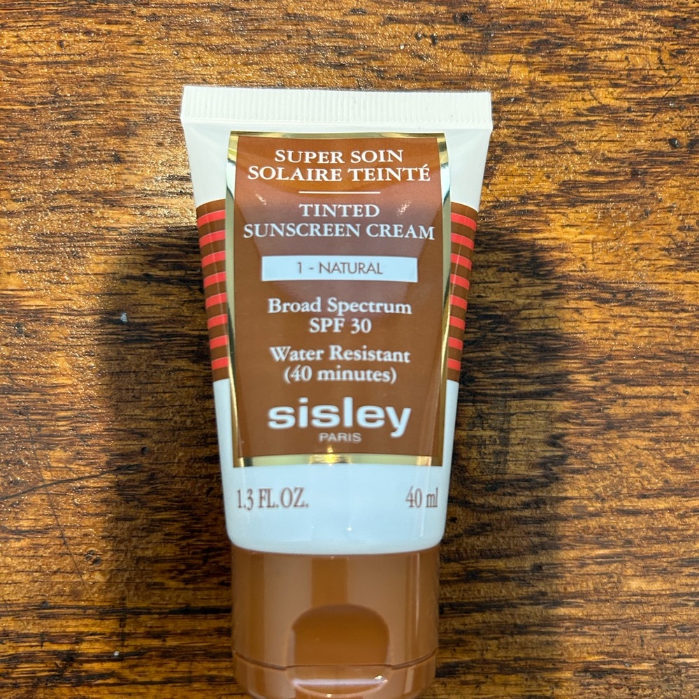 Sisley tinted moisturizer sunscreen cream